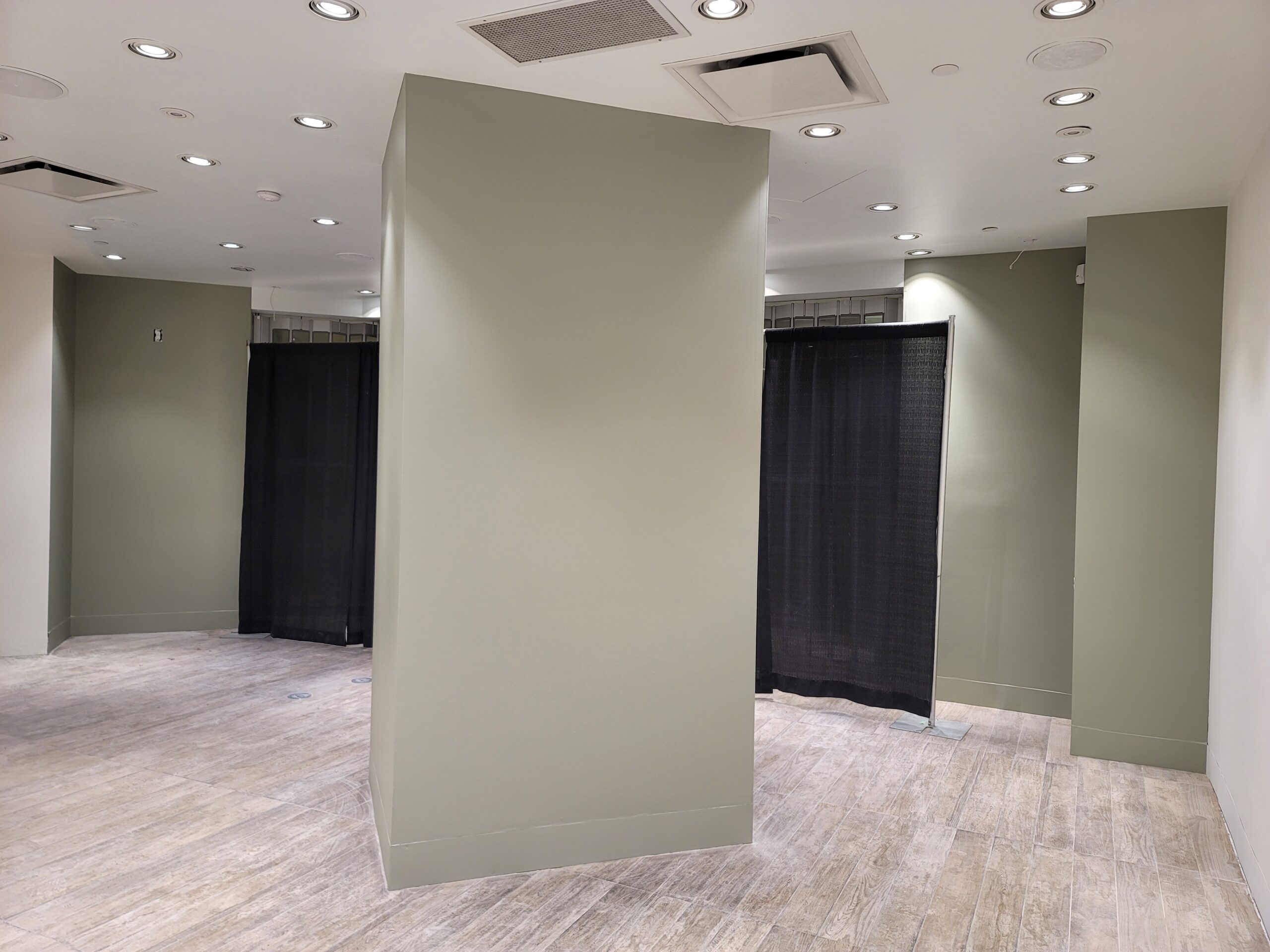 Jewellery store walls and column after interior painting at Metrotown